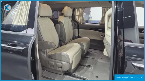 KIA CARNIVAL GASOLINE 7-SEATER HI-LIMOUSINE