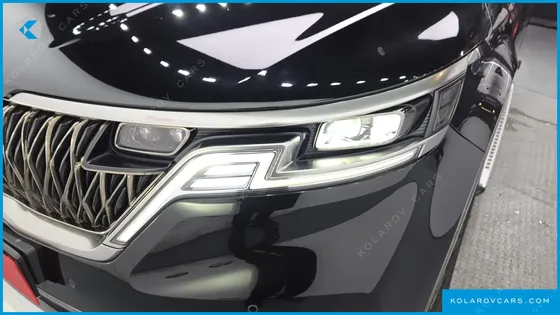 KIA CARNIVAL GASOLINE 7-SEATER HI-LIMOUSINE