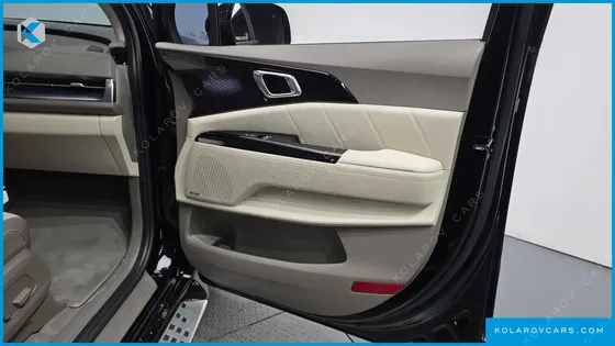 KIA CARNIVAL GASOLINE 7-SEATER HI-LIMOUSINE