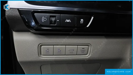 KIA CARNIVAL 9-SEATER HI-LIMOUSINE