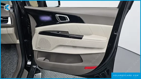 KIA CARNIVAL 9-SEATER HI-LIMOUSINE