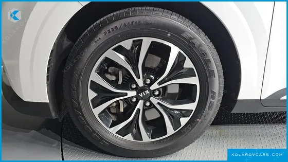 KIA CARNIVAL 9-SEATER NOBLESSE
