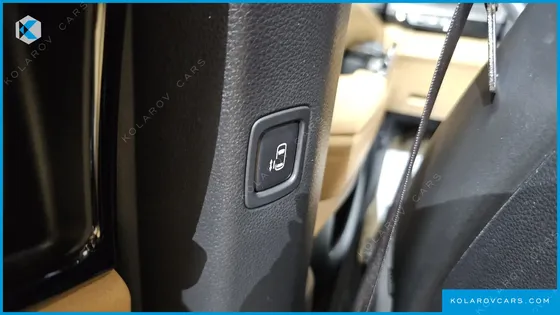 KIA CARNIVAL 9-SEATER NOBLESSE
