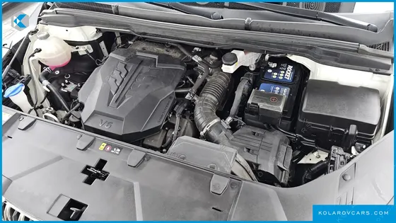 KIA CARNIVAL GASOLINE 7-SEATER SIGNATURE