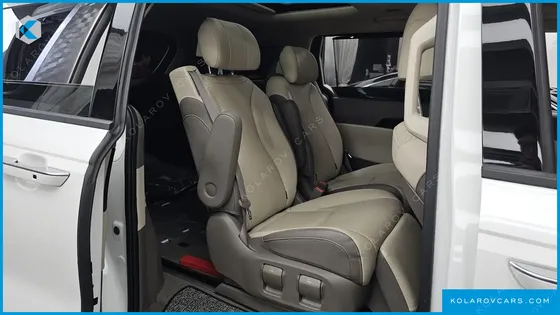 KIA CARNIVAL GASOLINE 7-SEATER SIGNATURE