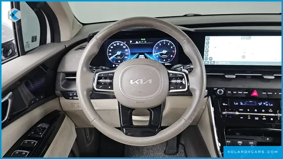 KIA CARNIVAL GASOLINE 7-SEATER SIGNATURE