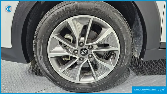 HYUNDAI TUCSON DIESEL 2.0 2WD