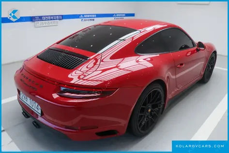 PORSCHE 911 CARRERA 4 GTS