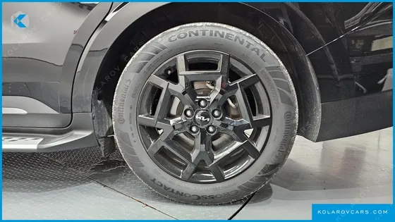 KIA CARNIVAL GASOLINE 9-SEATER GRAVITY