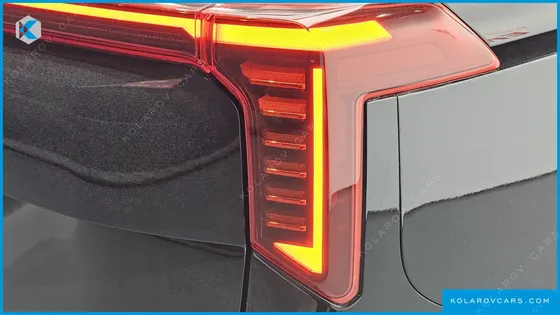 KIA CARNIVAL GASOLINE 9-SEATER GRAVITY