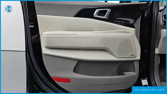 KIA CARNIVAL GASOLINE 9-SEATER GRAVITY
