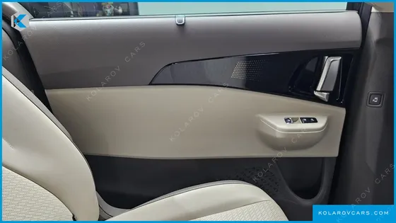 KIA CARNIVAL GASOLINE 9-SEATER GRAVITY