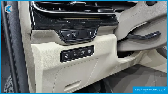 KIA CARNIVAL GASOLINE 9-SEATER GRAVITY