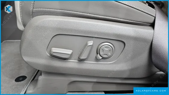 KIA CARNIVAL GASOLINE 9-SEATER GRAVITY