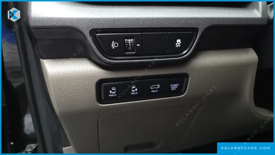 KIA CARNIVAL HEV 7SEATER OUTDOOR NOBLESS
