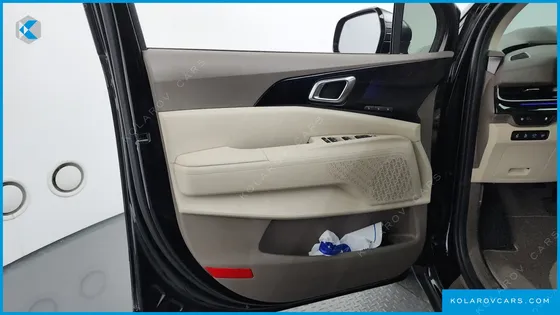 KIA CARNIVAL GASOLINE 7-SEATER GRAVITY