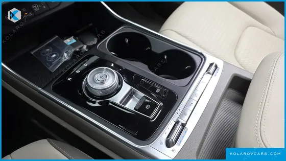KIA CARNIVAL GASOLINE 7 SEATER X LINE