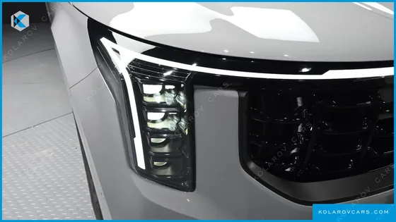 KIA CARNIVAL GASOLINE 7 SEATER X LINE