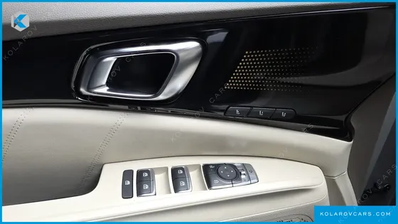 KIA CARNIVAL GASOLINE 7 SEATER X LINE