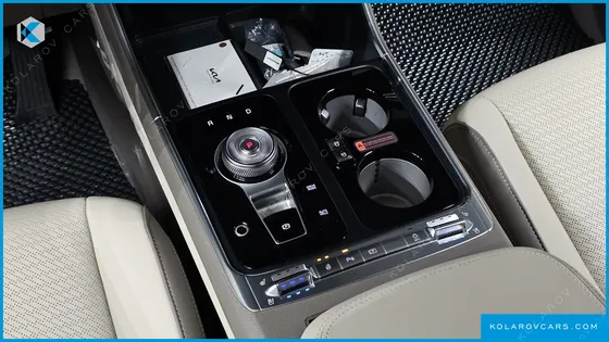 KIA CARNIVAL GASOLINE 7-SEATER HI LIMOUSINE