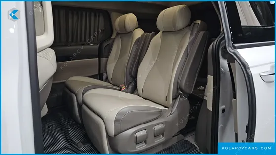 KIA CARNIVAL GASOLINE 7-SEATER HI LIMOUSINE