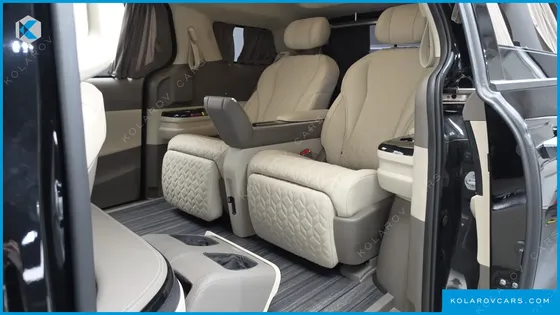 KIA CARNIVAL HEV 4-SEATER HI LIMOUSINE