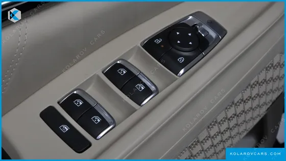 KIA CARNIVAL HEV 4-SEATER HI LIMOUSINE