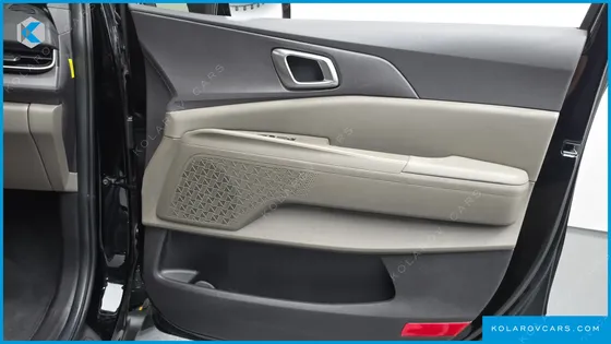 KIA CARNIVAL 9-SEATER PRESTIGE