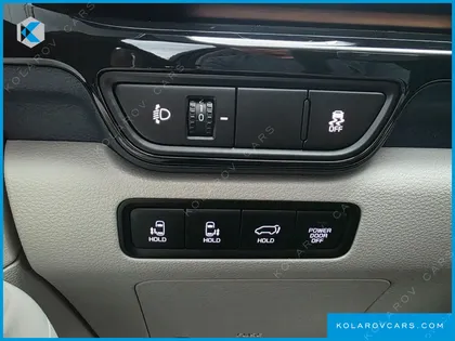 KIA CARNIVAL HEV 7SEATER SIGNATURE
