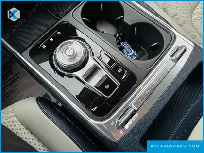 KIA CARNIVAL HEV 7SEATER SIGNATURE