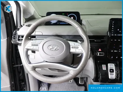 HYUNDAI STARIA 4WD LOUNGE 9-SEATER