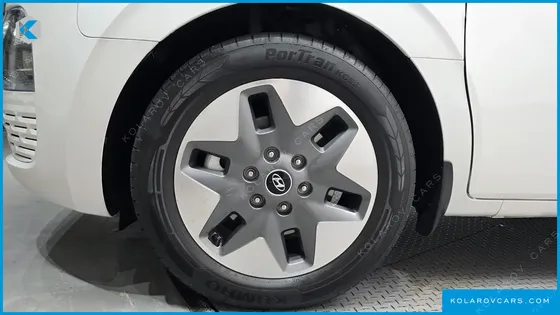 HYUNDAI STARIA 4WD TOURER 9-SEATER