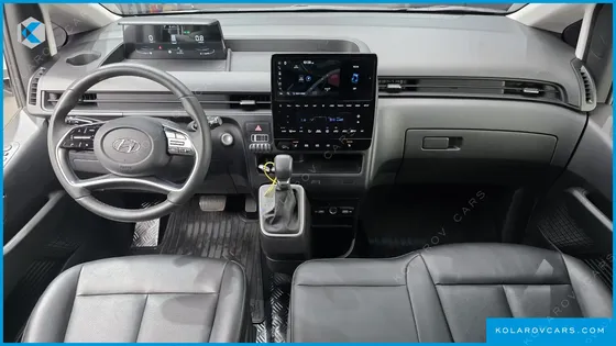 HYUNDAI STARIA 4WD TOURER 9-SEATER