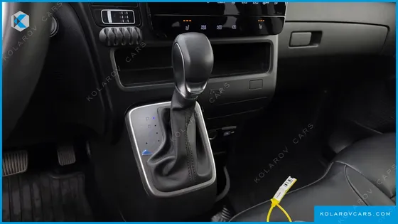 HYUNDAI STARIA 4WD TOURER 9-SEATER