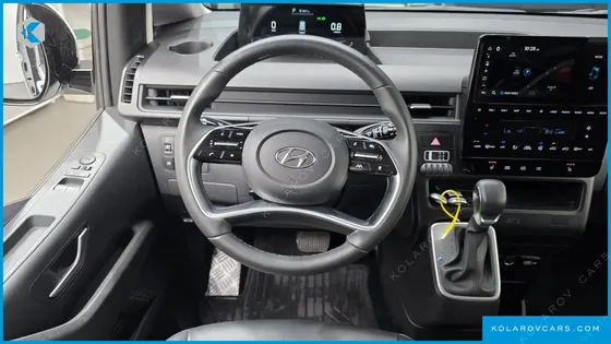 HYUNDAI STARIA 4WD TOURER 9-SEATER