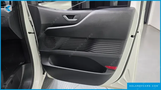 HYUNDAI STARIA 4WD TOURER 9-SEATER