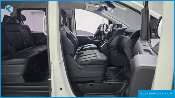 HYUNDAI STARIA 4WD TOURER 9-SEATER