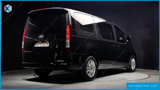 HYUNDAI STARIA CARGO 5-SEATER