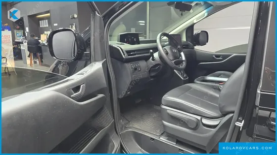 HYUNDAI STARIA CARGO 5-SEATER