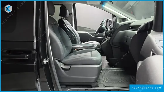 HYUNDAI STARIA CARGO 5-SEATER