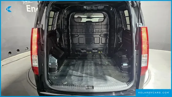 HYUNDAI STARIA CARGO 5-SEATER