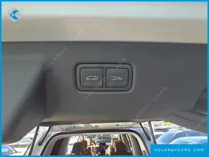 HYUNDAI STARIA 4WD LOUNGE 9-SEATER