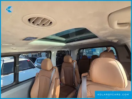 HYUNDAI STARIA 4WD LOUNGE 9-SEATER