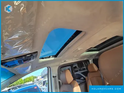 HYUNDAI STARIA 4WD LOUNGE 9-SEATER