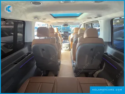 HYUNDAI STARIA 4WD LOUNGE 9-SEATER