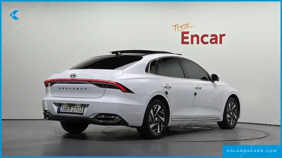 HYUNDAI GRANDEUR LE BLANC
