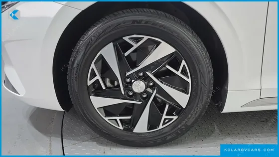 HYUNDAI GRANDEUR LE BLANC