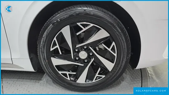 HYUNDAI GRANDEUR LE BLANC