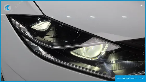 HYUNDAI GRANDEUR LE BLANC