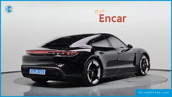 PORSCHE TAYCAN GTS